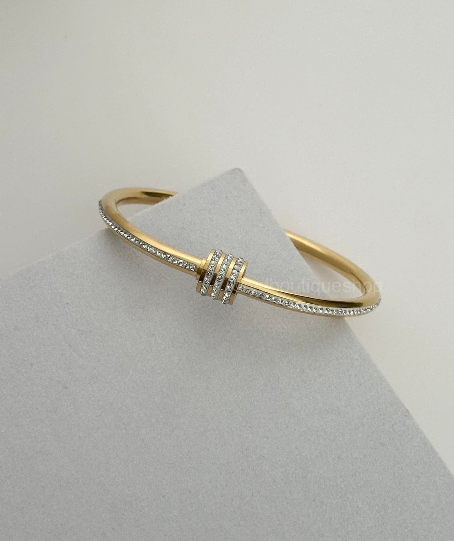 Nola (restock dic 26)