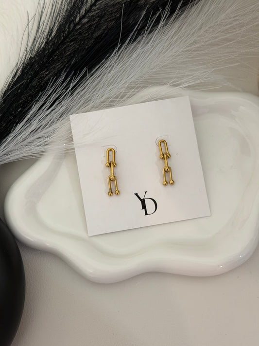 Horseshoe earings