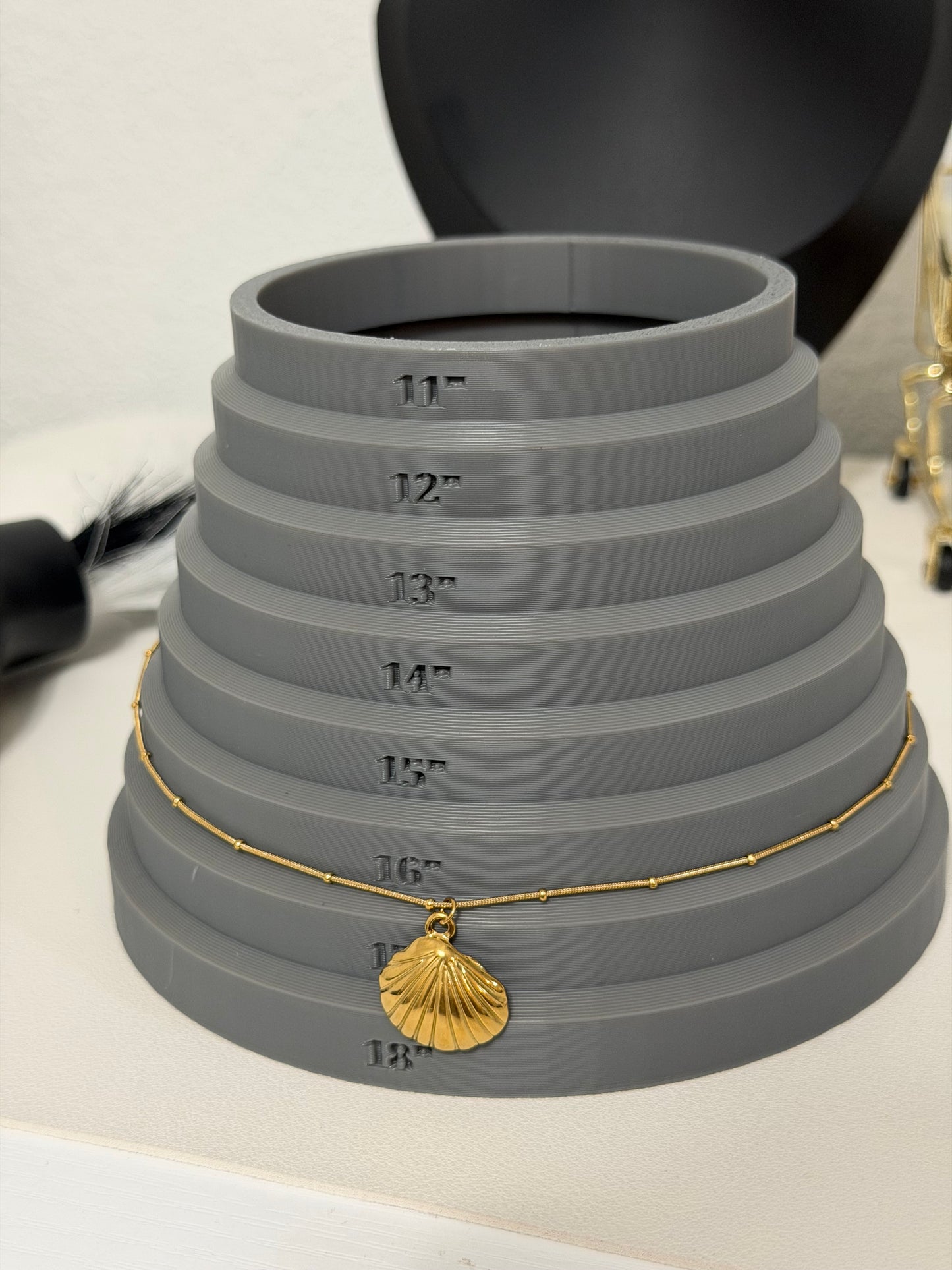 Mini conch (waterproof/non tarnish, hipoalergenic)