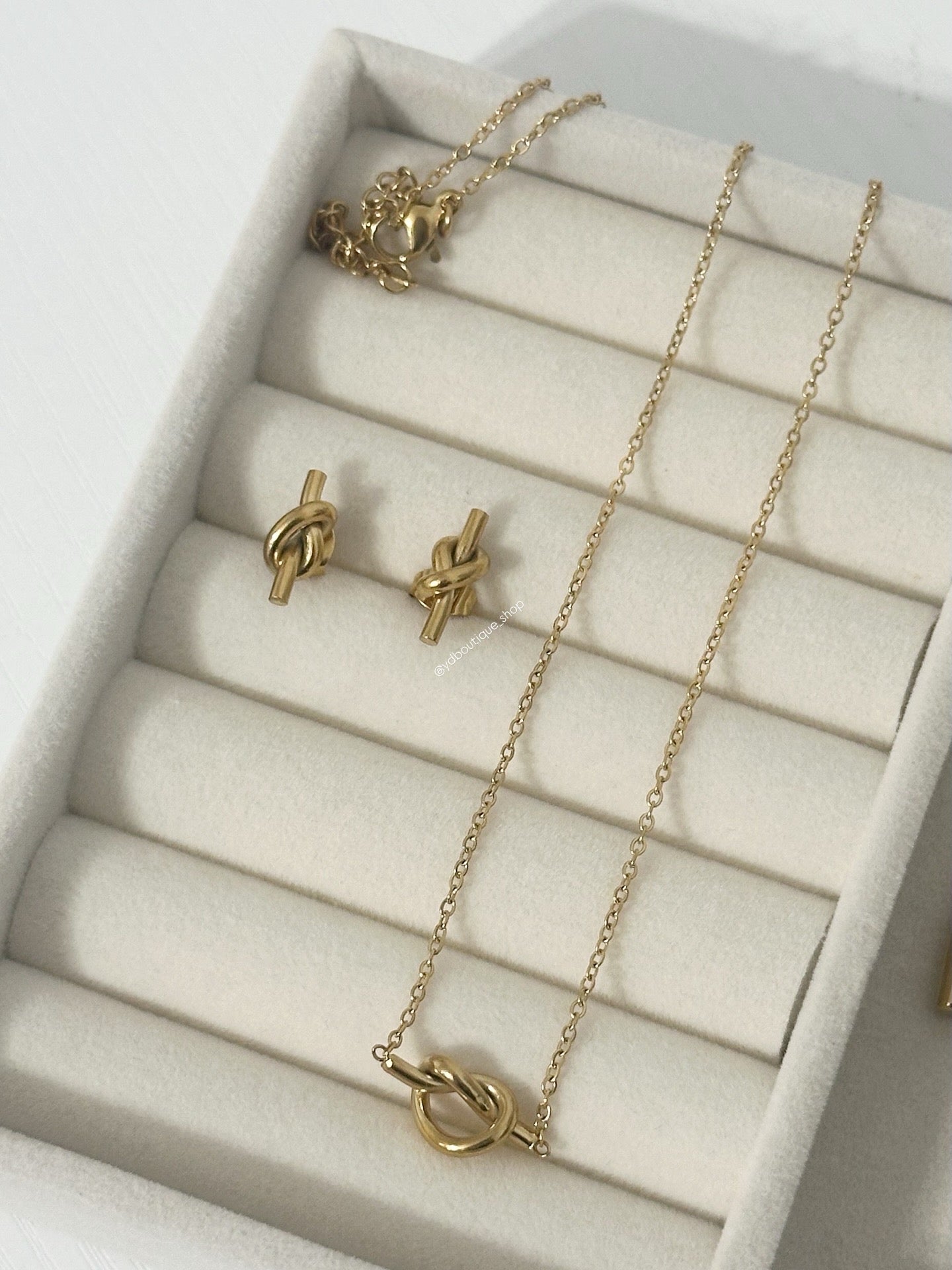 Knot set (Non tarnish, waterproof, hipoallergenic)