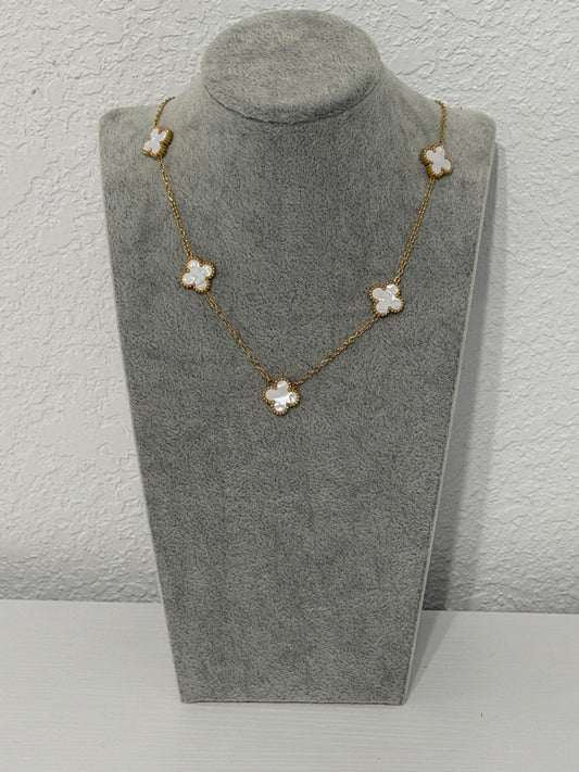 Daliah necklace