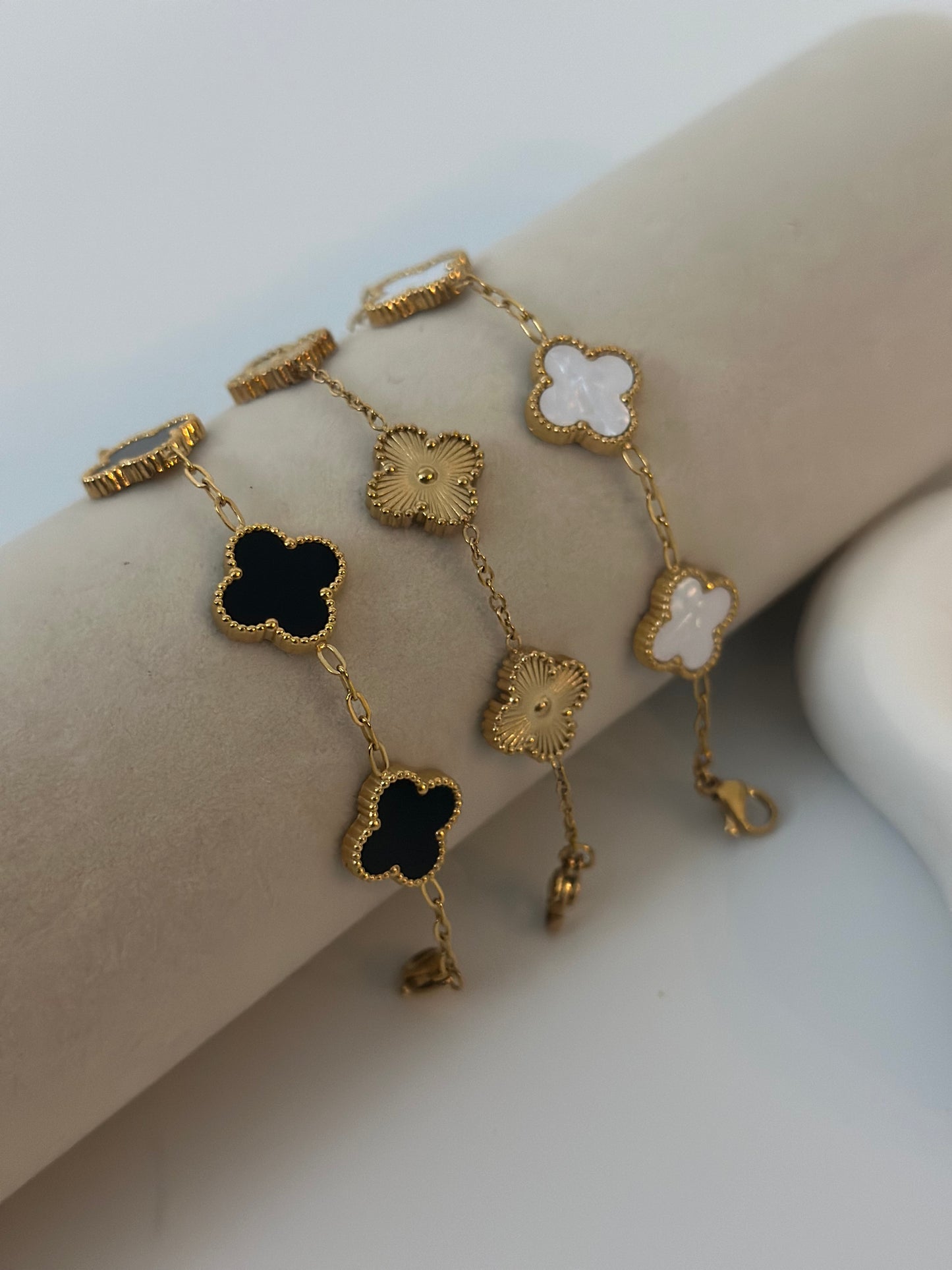 Clover bracelet collection