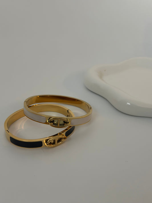 Classic bangle collection