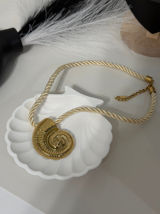 Conch (waterproof/non tarnish, hipoalergenic)