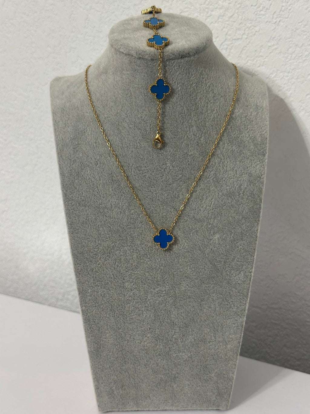 Blue clover colecction