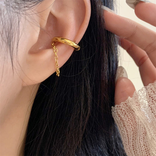 Retro chain ear cuff