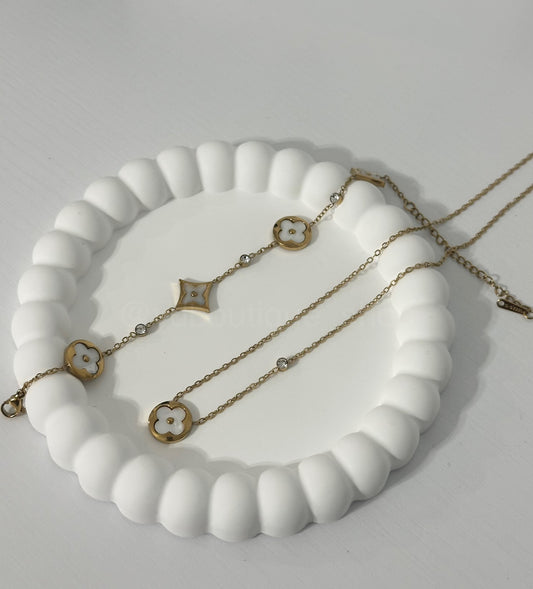 Luvxe  panther white