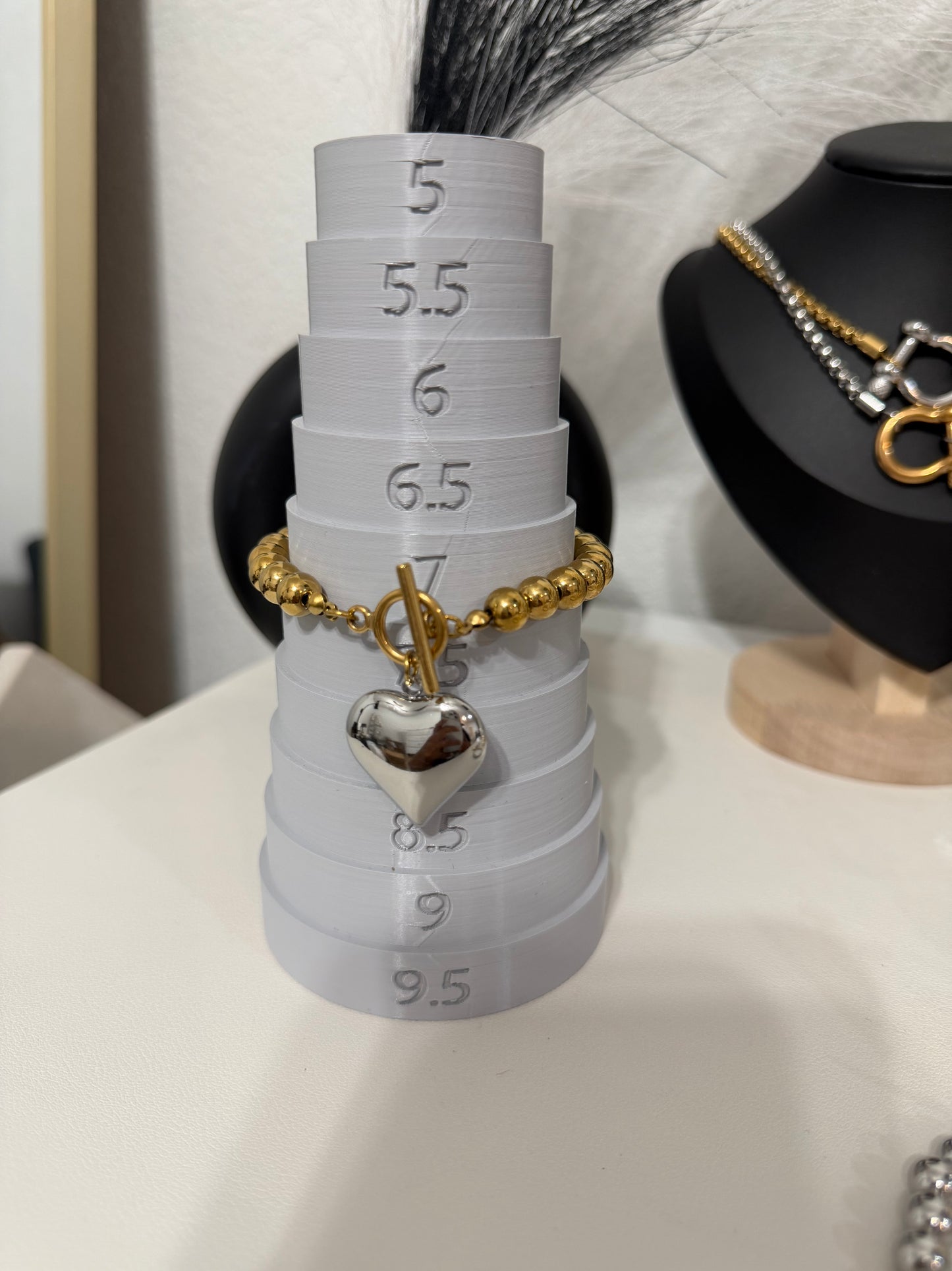 Gold love bracelet (Non tarnish, hipoallergenic)