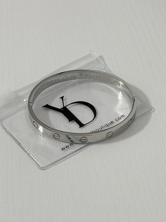 Mabel bangle with logo