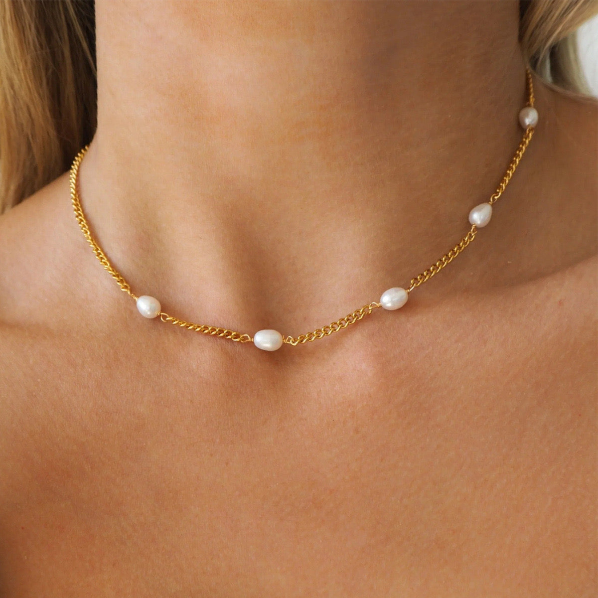 Pearl French style necklace